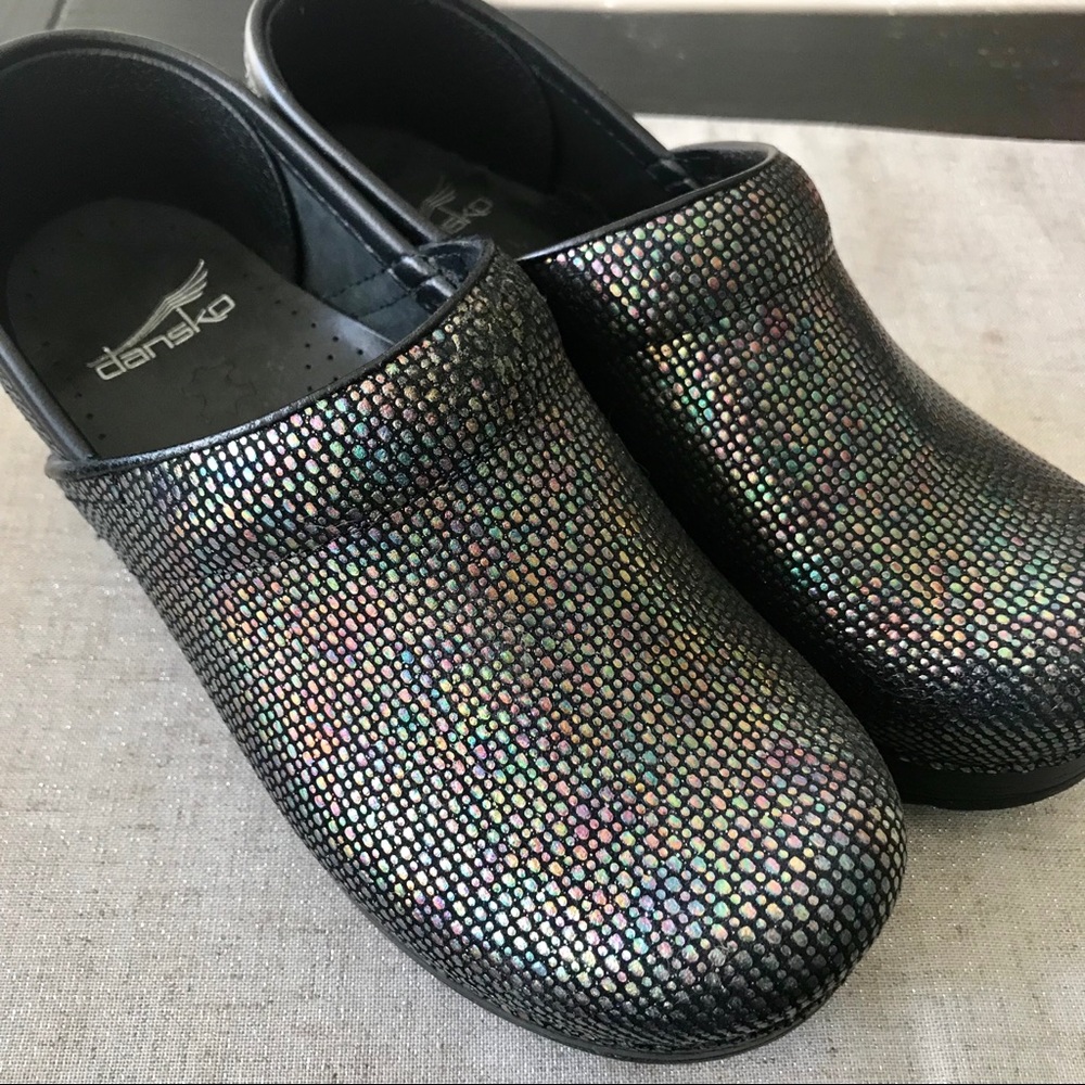 Dansko Women’s Shoes